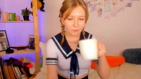 Ellie online show from December 6, 9:21 am