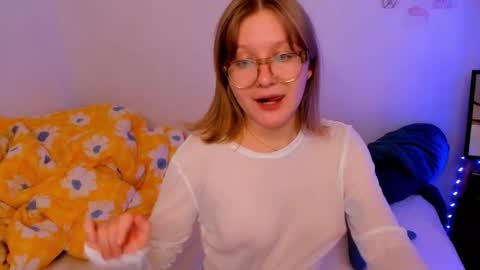 Ellie online show from October 4, 7:23 pm