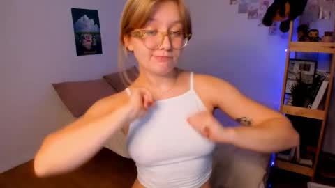 Ellie online show from October 20, 6:14 am