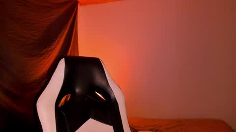 Snapshot of leejhonsonnn chatting on December 30, 10:34 pm leejhonsonnn online show from December 30, 10:34 pm