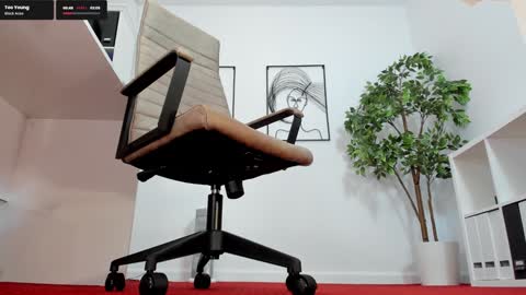 Elle  online show from February 5, 2:16 pm