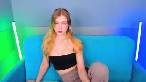 Snapshot of leiawow chatting on February 26, 11:52 am leiawow online show from February 26, 11:52 am