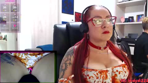 Snapshot of leidycrstnch21 chatting on October 22, 12:33 am LeidyDi223 online show from October 22, 12:33 am