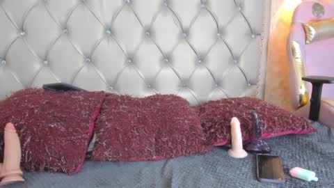 LEIGH ANGELS online show from January 20, 11:21 pm