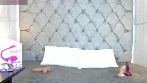 LEIGH ANGELS online show from February 19, 12:46 am