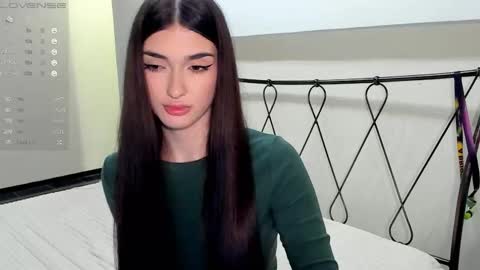 Leila online show from February 13, 6:05 pm