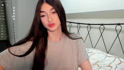 Leila online show from March 12, 7:38 pm