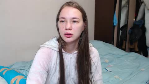 leila_bambi online show from February 17, 7:10 pm