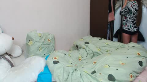 leila_bambi_ online show from January 23, 11:05 pm