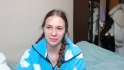 leila_bambi_ online show from February 5, 3:20 pm