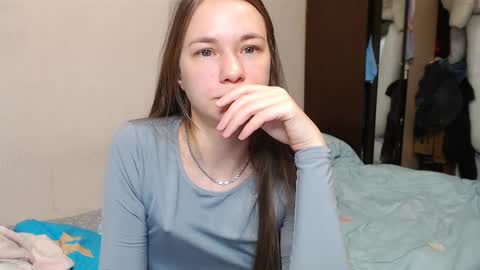 leila_bambi_ online show from February 17, 3:58 am