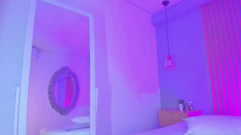 Leila online show from October 29, 5:14 pm