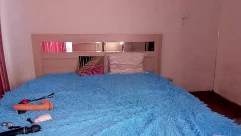 Snapshot of leila_sweetie chatting on March 9, 5:55 am leila_sweetie online show from March 9, 5:55 am