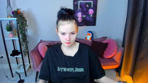 Leila online show from November 23, 11:43 am