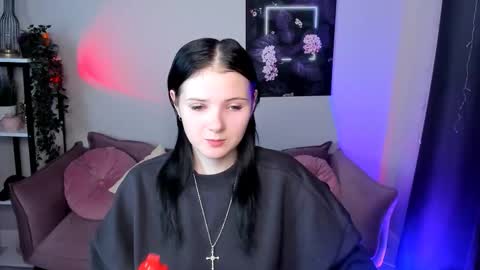 Leila online show from November 25, 1:44 pm