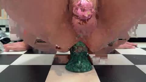 Snapshot of lekogmorro83 chatting on November 20, 12:49 pm My limits pushed online show from November 20, 12:49 pm