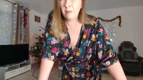 YOUR ELENA online show from December 17, 11:06 am