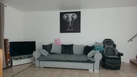 YOUR ELENA online show from November 27, 11:45 am