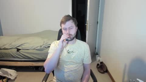 lelekoko online show from December 15, 7:40 pm