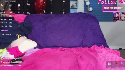 Junie 3 online show from February 14, 10:28 am