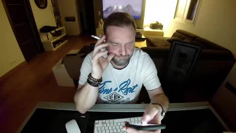 Ange online show from December 31, 10:01 pm