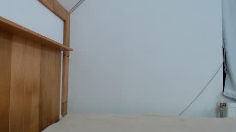 Snapshot of leo_and_lori chatting on December 13, 3:27 am Leo and Lori online show from December 13, 3:27 am