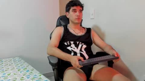 Leo Jones online show from December 7, 2:53 am