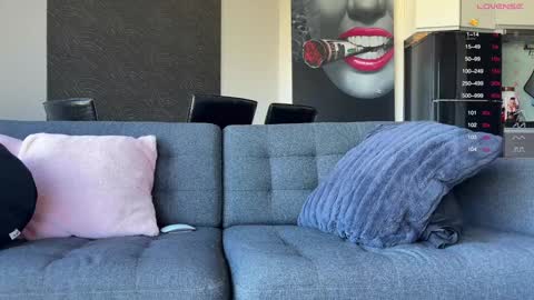 Leon online show from February 1, 3:08 am