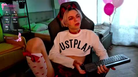 Leon online show from February 9, 8:22 am