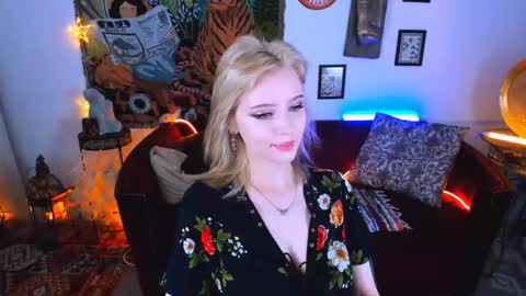 leonastone online show from October 15, 5:24 pm