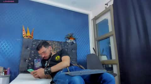 Snapshot of leondevereda_ chatting on February 7, 11:03 pm Len online show from February 7, 11:03 pm