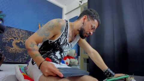 Snapshot of leondevereda_ chatting on February 14, 2:07 am Len online show from February 14, 2:07 am