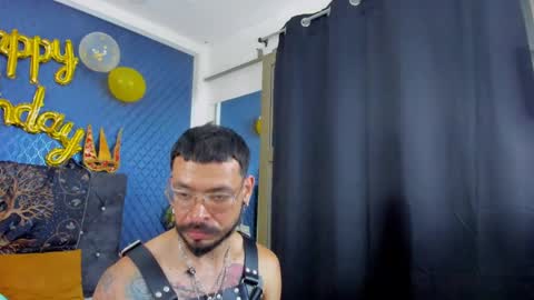 Snapshot of leondevereda_ chatting on February 21, 1:00 am Len online show from February 21, 1:00 am