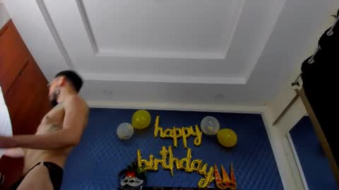 Snapshot of leondevereda_ chatting on February 22, 10:52 pm Len online show from February 22, 10:52 pm