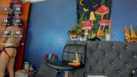 Snapshot of leondevereda_ chatting on March 3, 1:20 pm Len online show from March 3, 1:20 pm