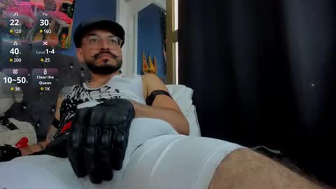 Snapshot of leondevereda_ chatting on March 10, 10:02 pm Len online show from March 10, 10:02 pm