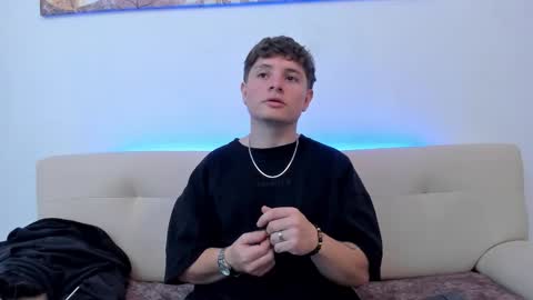 Leo  online show from October 20, 9:04 pm