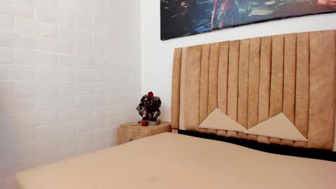 Leo  online show from November 23, 4:45 am