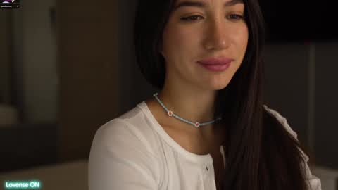 Leora online show from December 9, 4:05 pm