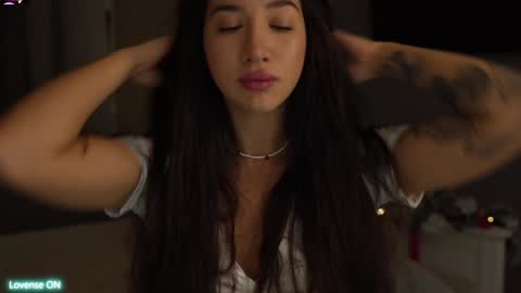 Leora online show from January 3, 2:19 pm