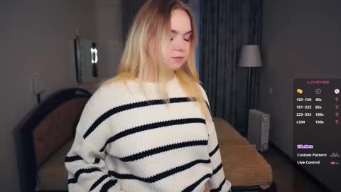 Hello everyone Im Lora Its my first day Were going to have fun together online show from October 6, 5:16 am