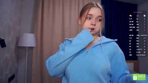 Hello everyone Im Lora Its my first day Were going to have fun together online show from November 21, 5:06 am