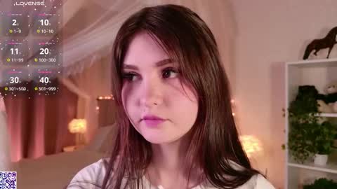 Nicole Moore online show from November 22, 3:00 pm