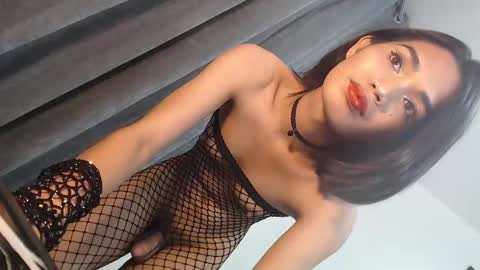 Trisha18 online show from January 16, 9:19 pm