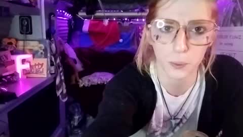 LesleyGumGrass- The Boring Trans girl online show from February 27, 12:43 am