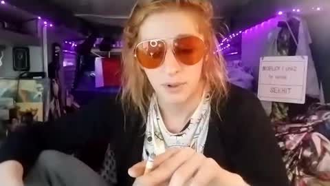 LesleyGumGrass- The Boring Trans girl online show from March 5, 2:23 pm