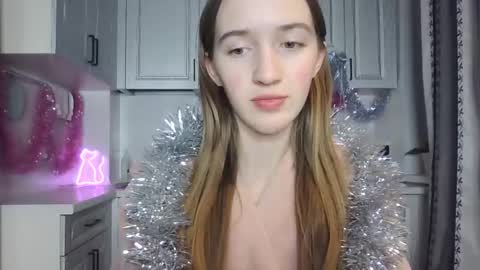 Snapshot of leslie_my_lovee chatting on December 26, 12:14 am LESLIE online show from December 26, 12:14 am