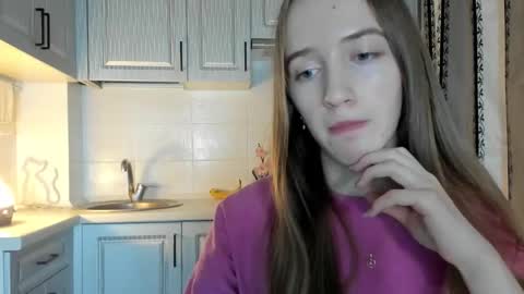 Snapshot of leslie_my_lovee chatting on November 19, 8:09 pm LESLIE online show from November 19, 8:09 pm