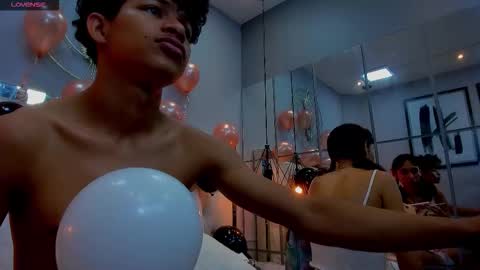 L E S L E Y  AND  D R A K O online show from October 14, 6:20 pm