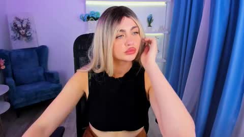 lesliemineg online show from November 21, 8:07 pm